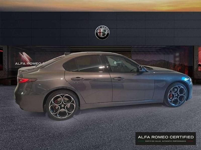 Usado Alfa Romeo Giulia Veloce 209 CV (153 kW) 2025 Gris Berlina