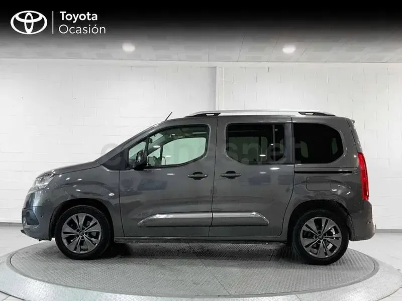 Usado Toyota Proace Verso Advance 131 CV (96 kW) 2022 Gris / plata Familiar