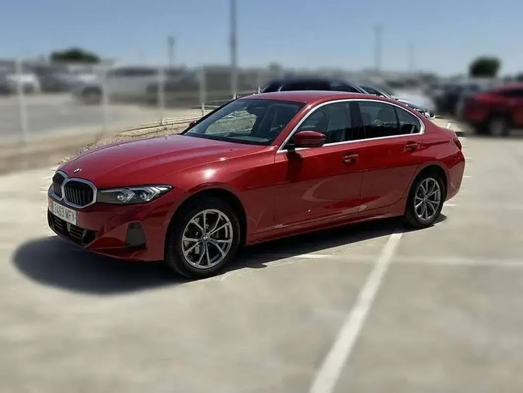 Usado BMW 318 143 CV (105 kW) 2023 Rojo Berlina