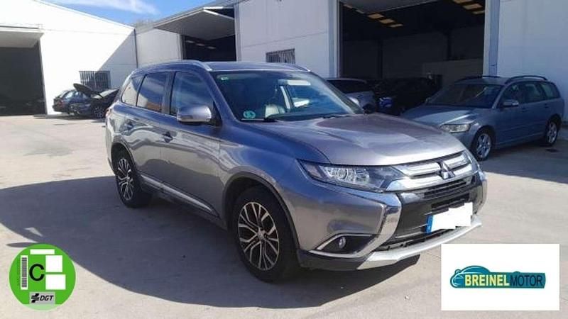 Usado Mitsubishi Outlander Motion 150 CV (110 kW) 2017 Gris SUV