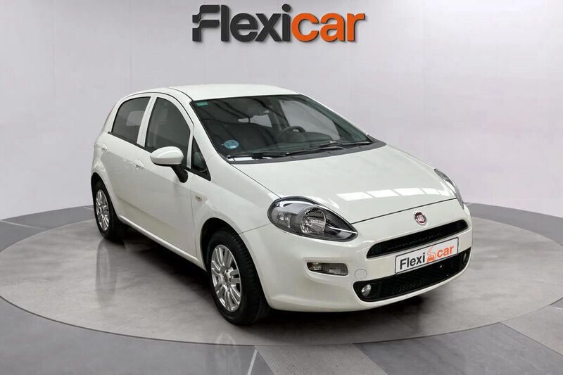 Blanco Usado 2017 Fiat Punto Easy Utilitario | 7490 € (Precio justo) - Imagen 1/4