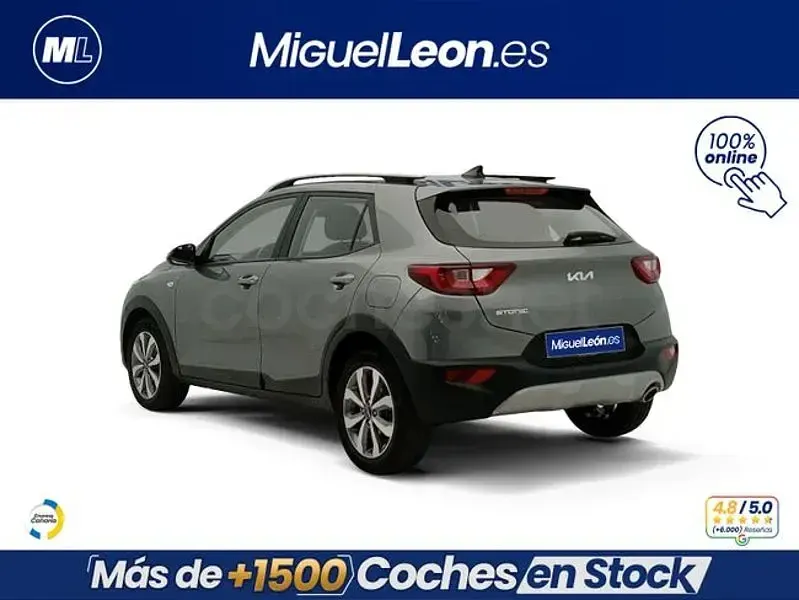 Usado Kia Stonic 100 CV (73 kW) 2025 Gris / plata SUV