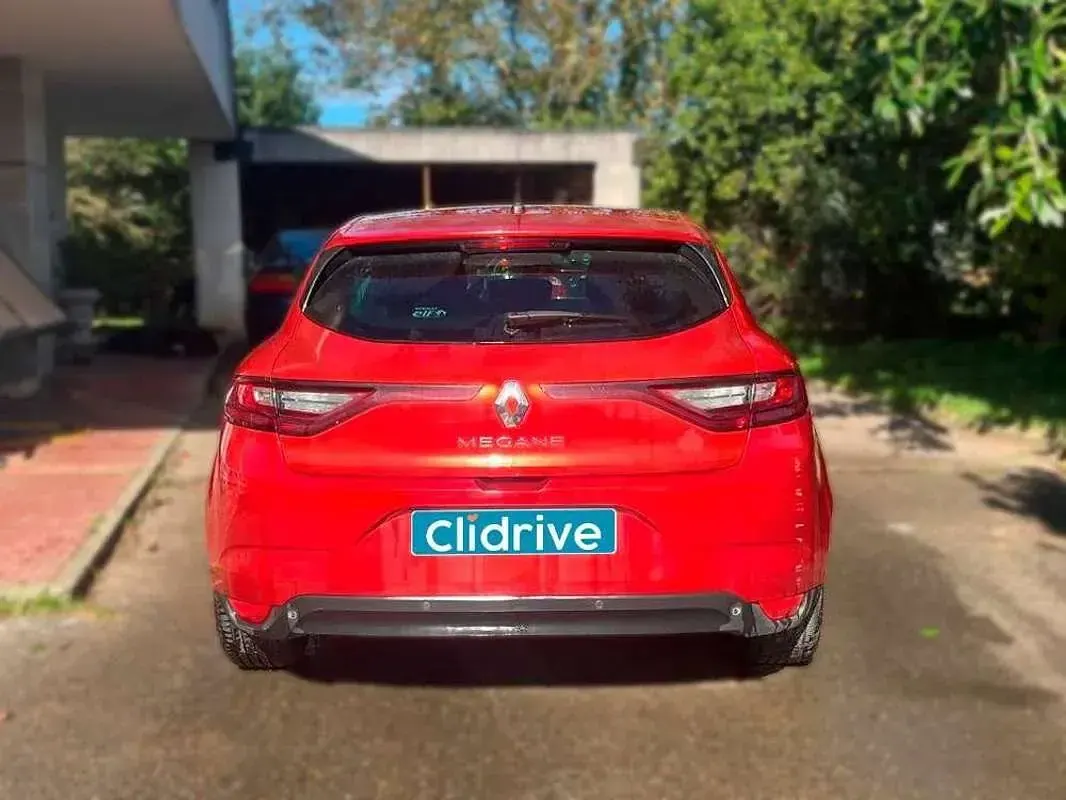 Usado Renault Mégane Life 101 CV (74 kW) 2017 Rojo Utilitario
