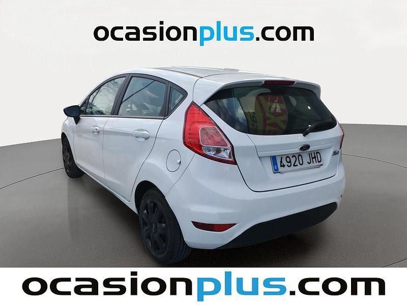 Usado Ford Fiesta Trend 75 CV (55 kW) 2015 Blanco Utilitario