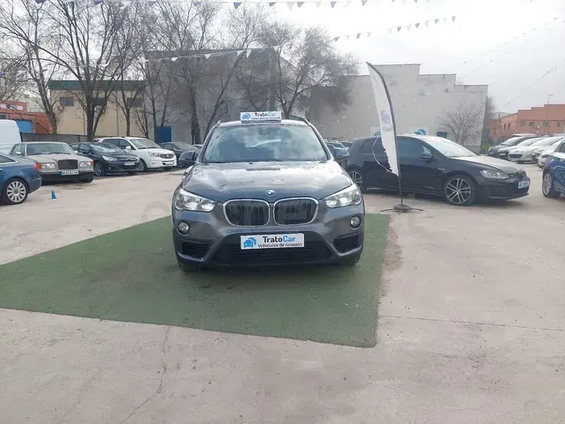 Usado BMW X1 Sport Line 190 CV (139 kW) 2017 Gris / plata SUV