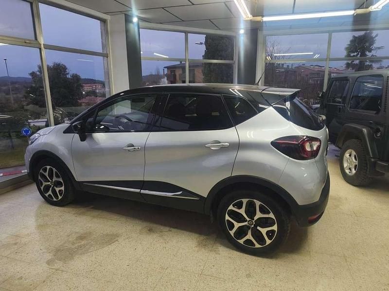 Usado Renault Captur Life 90 CV (66 kW) 2020 Gris SUV