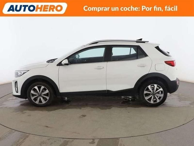 Usado Kia Stonic 84 CV (61 kW) 2022 Blanco SUV