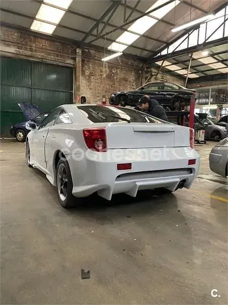Usado Toyota Celica 143 CV (105 kW) 2004 Blanco Coupe