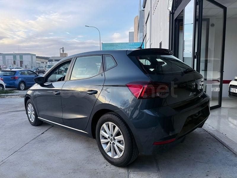 Usado Seat Ibiza Style 110 CV (80 kW) 2023 Gris / plata Utilitario