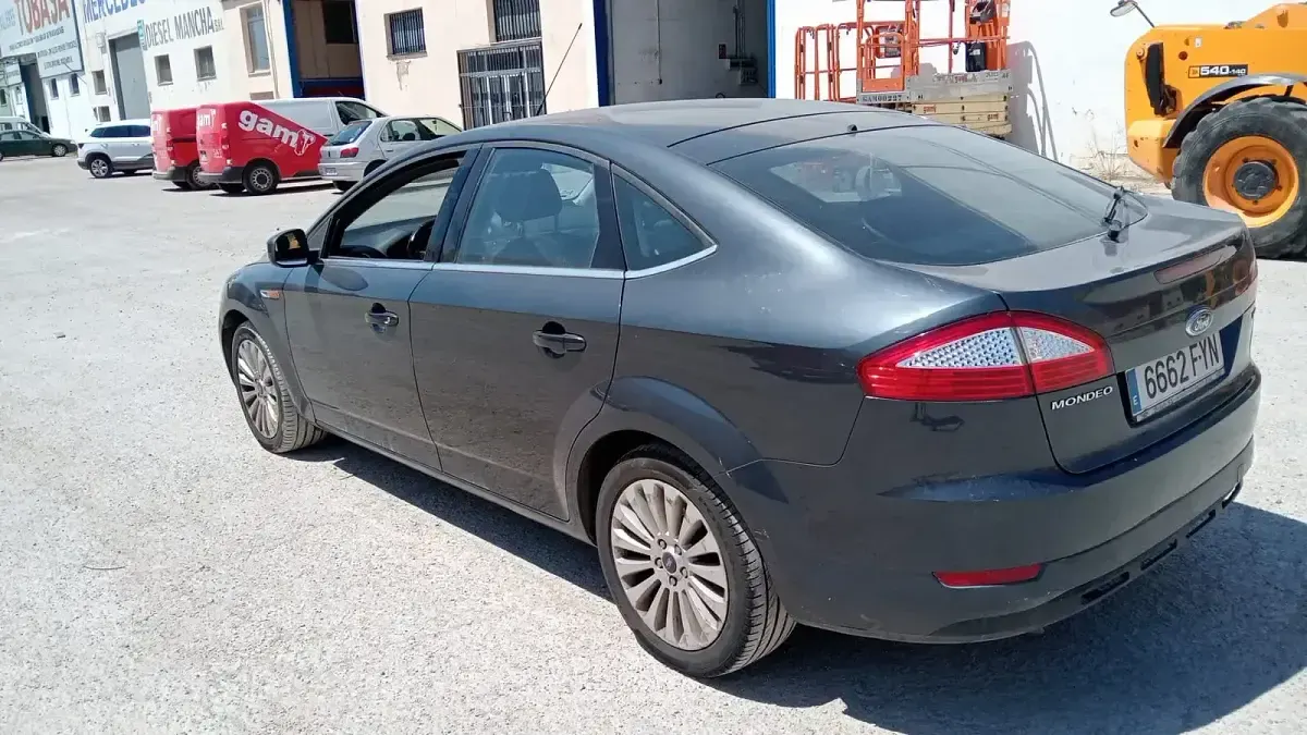 Usado Ford Mondeo Ghia 140 CV (102 kW) 2007
