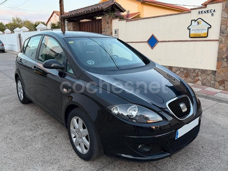 Negro Usado 2008 Seat Altea Style Monovolumen | 6200 € (Precio justo) - Imagen 1/4