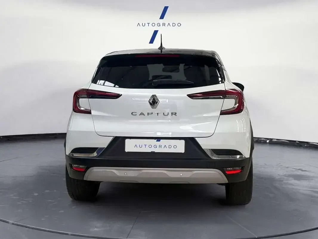 Usado Renault Captur 139 CV (102 kW) 2022 Blanco SUV