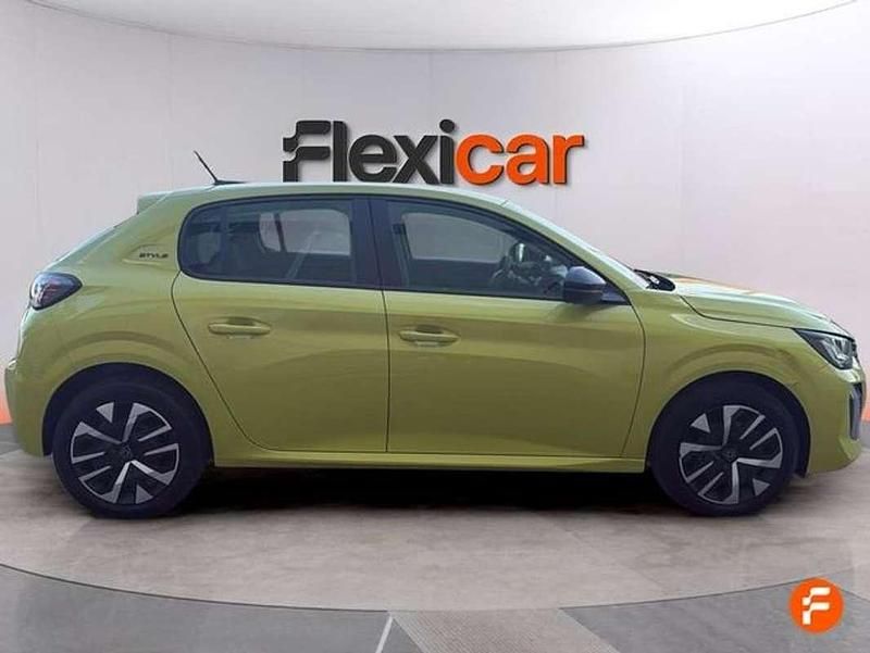 Usado Peugeot 208 Allure 110 CV (80 kW) 2025 Gris Utilitario