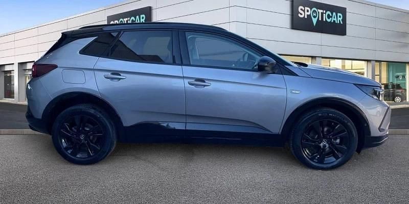 Usado Opel Grandland X GS Line 131 CV (96 kW) 2022 Gris SUV