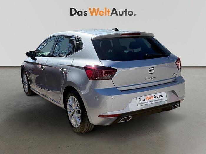 Usado Seat Ibiza FR 110 CV (80 kW) 2023 Gris / plata Utilitario