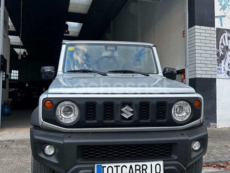 Usado Suzuki Jimny 102 CV (75 kW) 2020 Gris / plata SUV