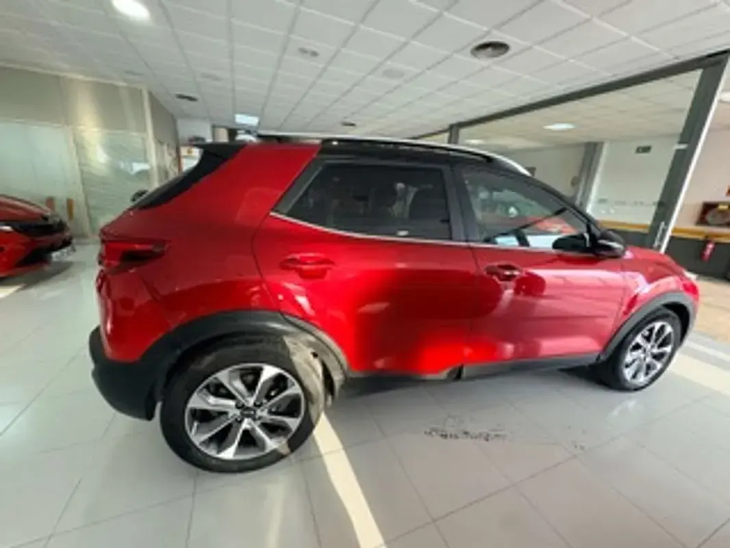 Usado Kia Stonic 101 CV (74 kW) 2019 Rojo SUV