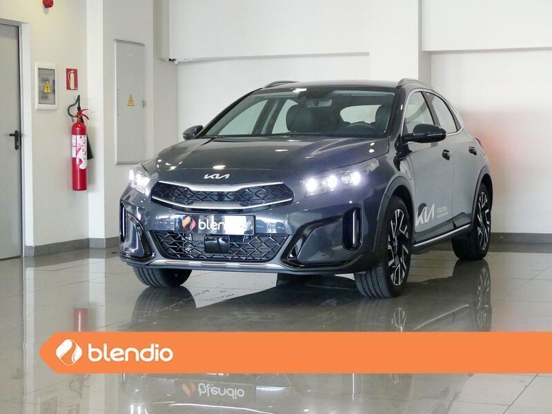 Oscuro Usado 2024 Kia XCeed SUV | 33.900 € - Imagen 1/4