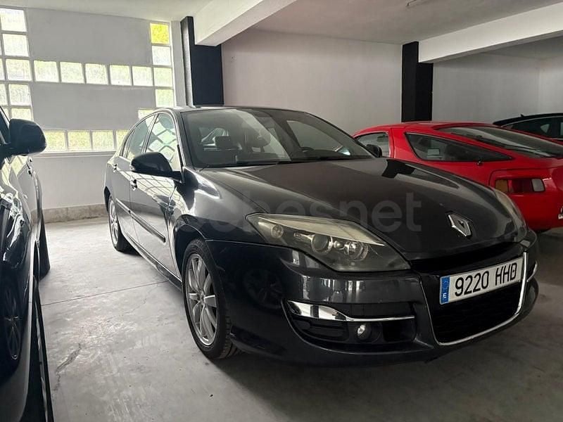 Usado Renault Laguna III Dynamique 130 CV (95 kW) 2011 Negro Berlina