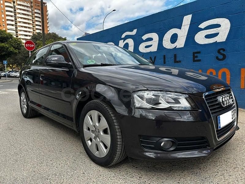 Usado Audi A3 Ambition 125 CV (91 kW) 2010 Negro Berlina