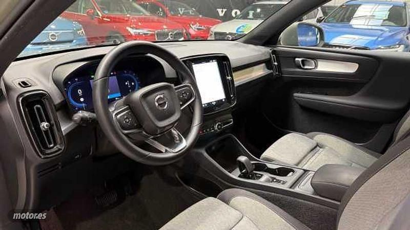 Usado Volvo XC40 Core 2024 Verde SUV