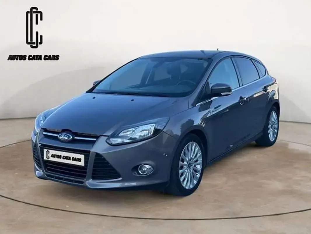 Usado Ford Focus Titanium 114 CV (83 kW) 2012 Gris Utilitario