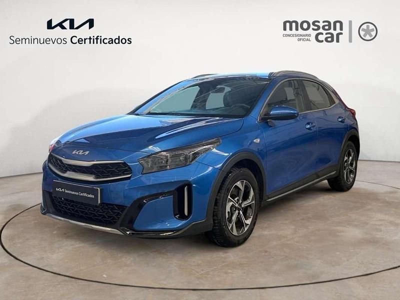 Usado Kia XCeed 101 HP (74 kW) 2025 Azul SUV