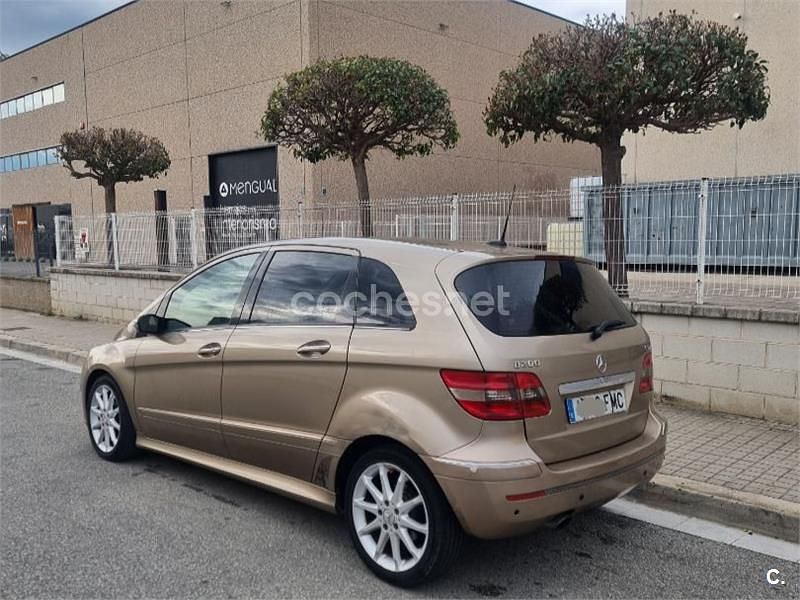 Usado Mercedes B200 140 CV (102 kW) 2007 Beige Monovolumen