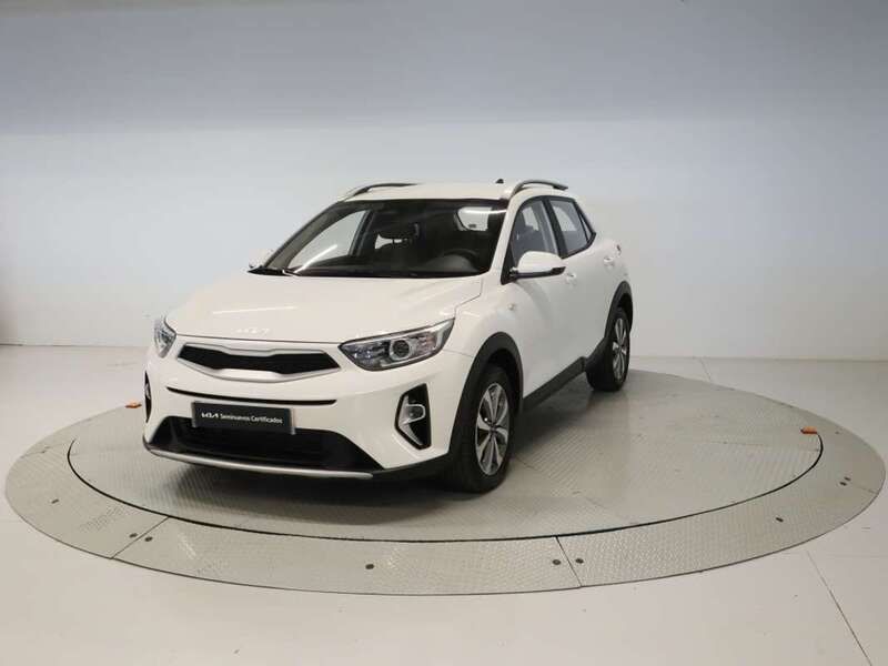 Blanco Usado 2024 Kia Stonic SUV | 16.625 € (Precio justo) - Imagen 1/4