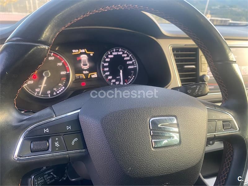 Usado Seat Leon Xperience 125 CV (91 kW) 2017 Blanco Familiar