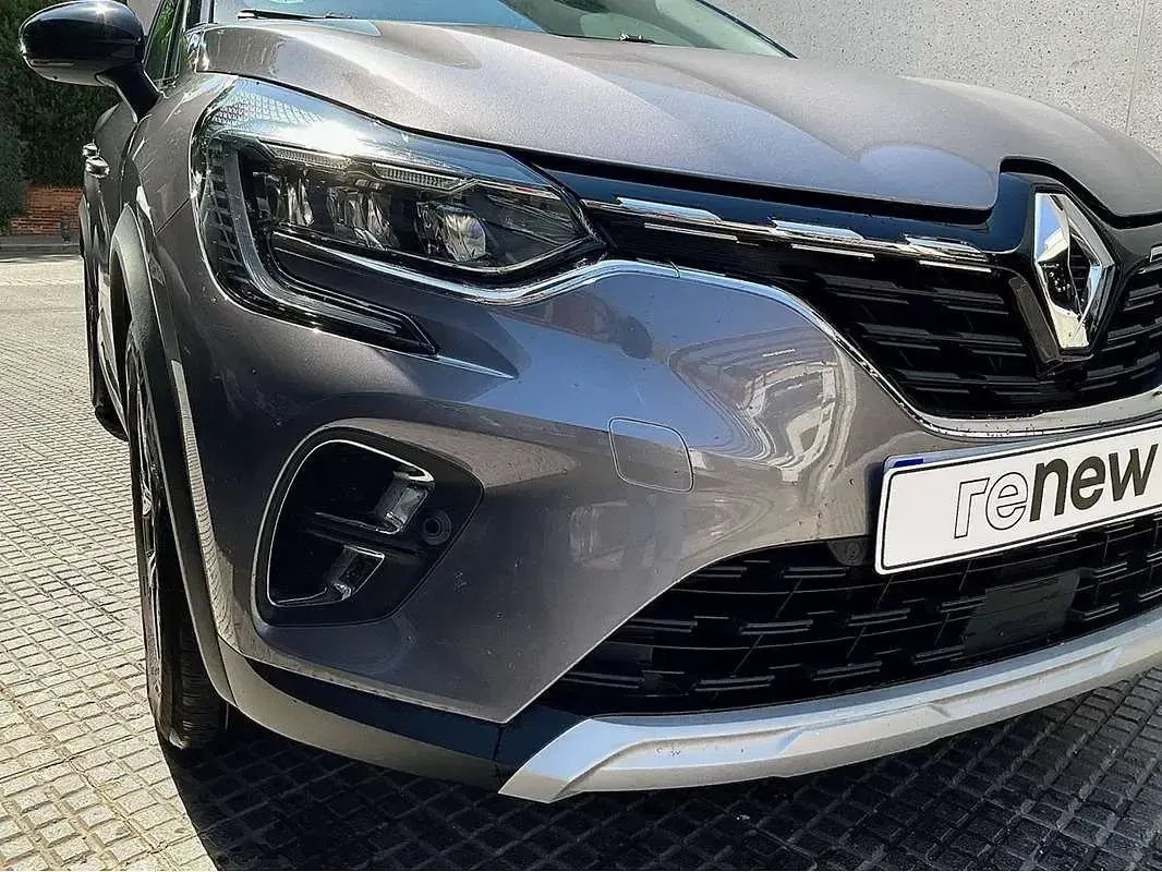 Usado Renault Captur Techno 140 CV (102 kW) 2023 Gris SUV