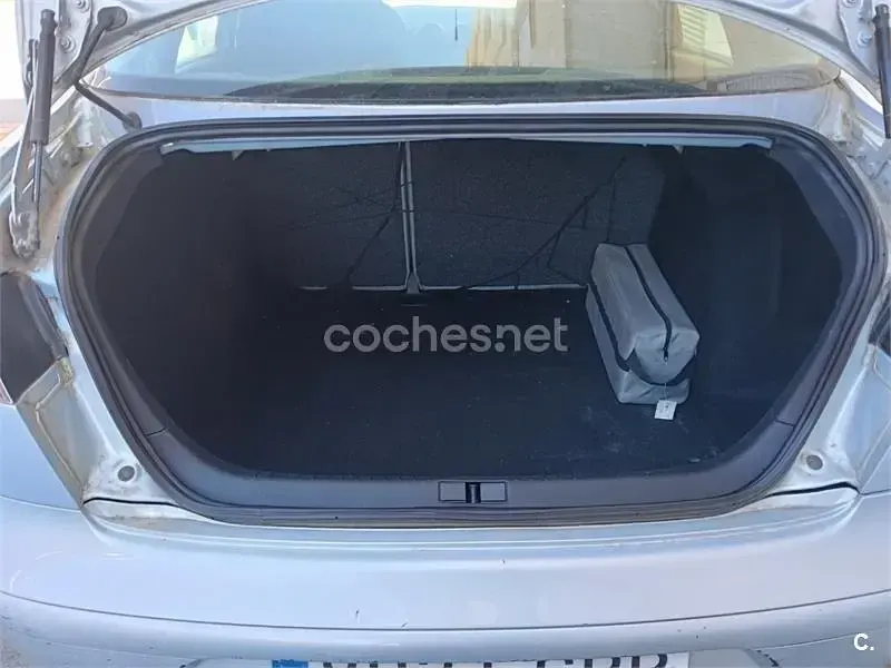 Usado Seat Cordoba Stella 100 CV (73 kW) 2004 Gris / plata Berlina