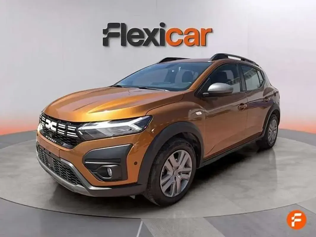 Usado Dacia Sandero Essentiel 91 CV (66 kW) 2023 Naranja Utilitario