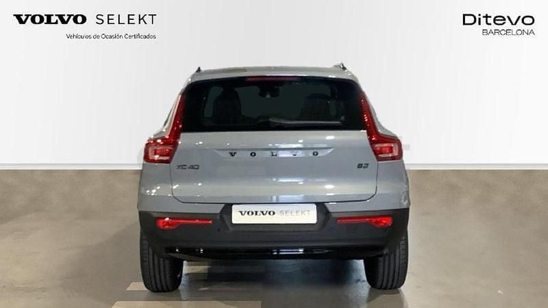 Nuevo Volvo XC40 Plus 163 CV (119 kW) 2025 Gris / plata SUV