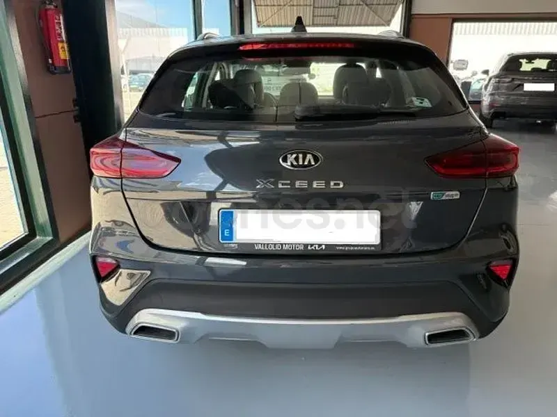 Usado Kia XCeed 141 CV (103 kW) 2021 Gris / plata SUV
