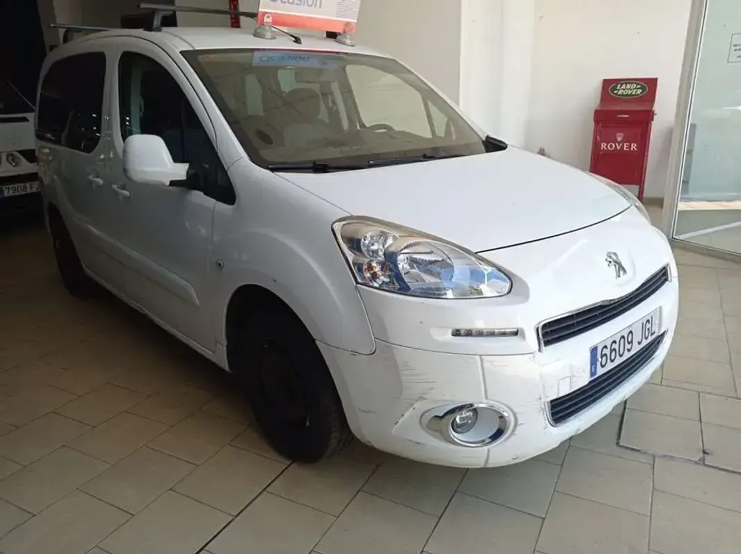Usado Peugeot TePee Access 92 CV (67 kW) 2015 Blanco Van