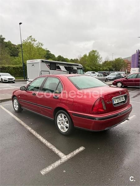 Usado Rover 400 105 CV (77 kW) 1998 Granate Berlina