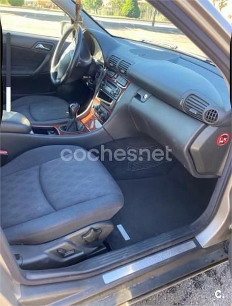 Gris / plata Usado 2004 Mercedes C180 Classic Berlina | 3990 € (Precio justo) - Imagen 1/4