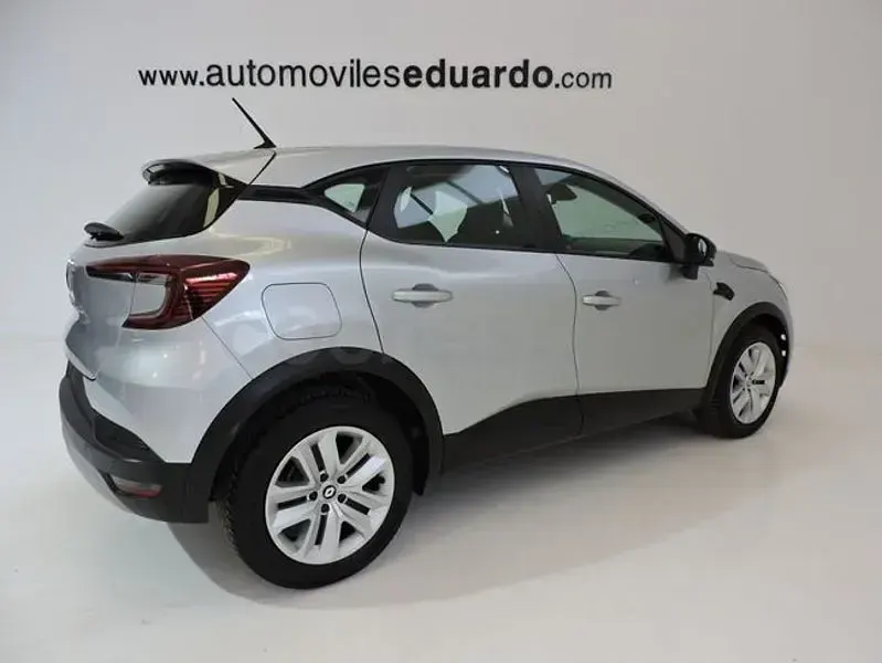 Usado Renault Captur Intens 90 CV (66 kW) 2022 Gris / plata SUV