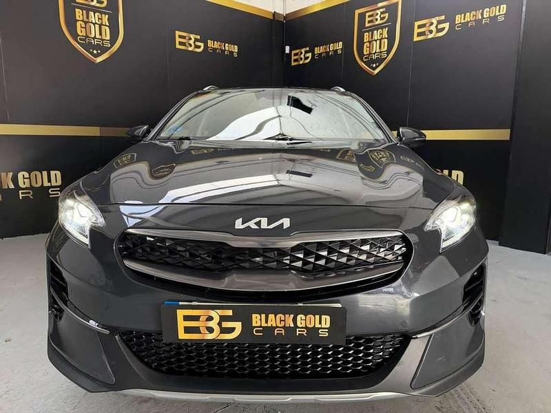 Usado Kia XCeed 141 CV (103 kW) 2022 Gris / plata SUV