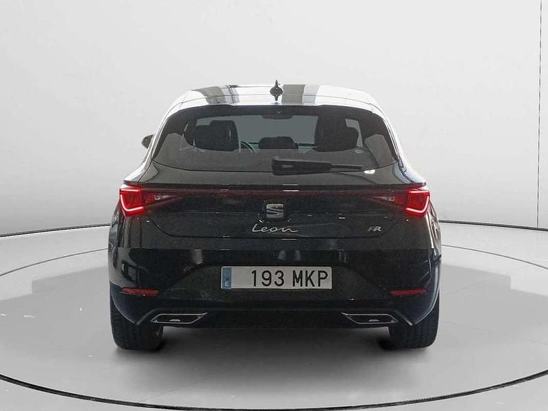 Usado Seat Leon FR 131 CV (96 kW) 2023 Negro Utilitario