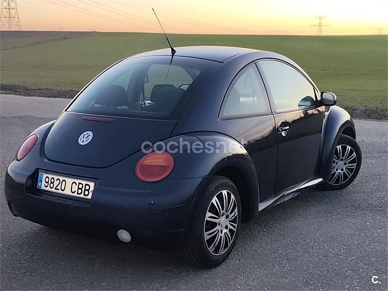 Usado VW New Beetle 102 CV (75 kW) 2002 Azul Utilitario