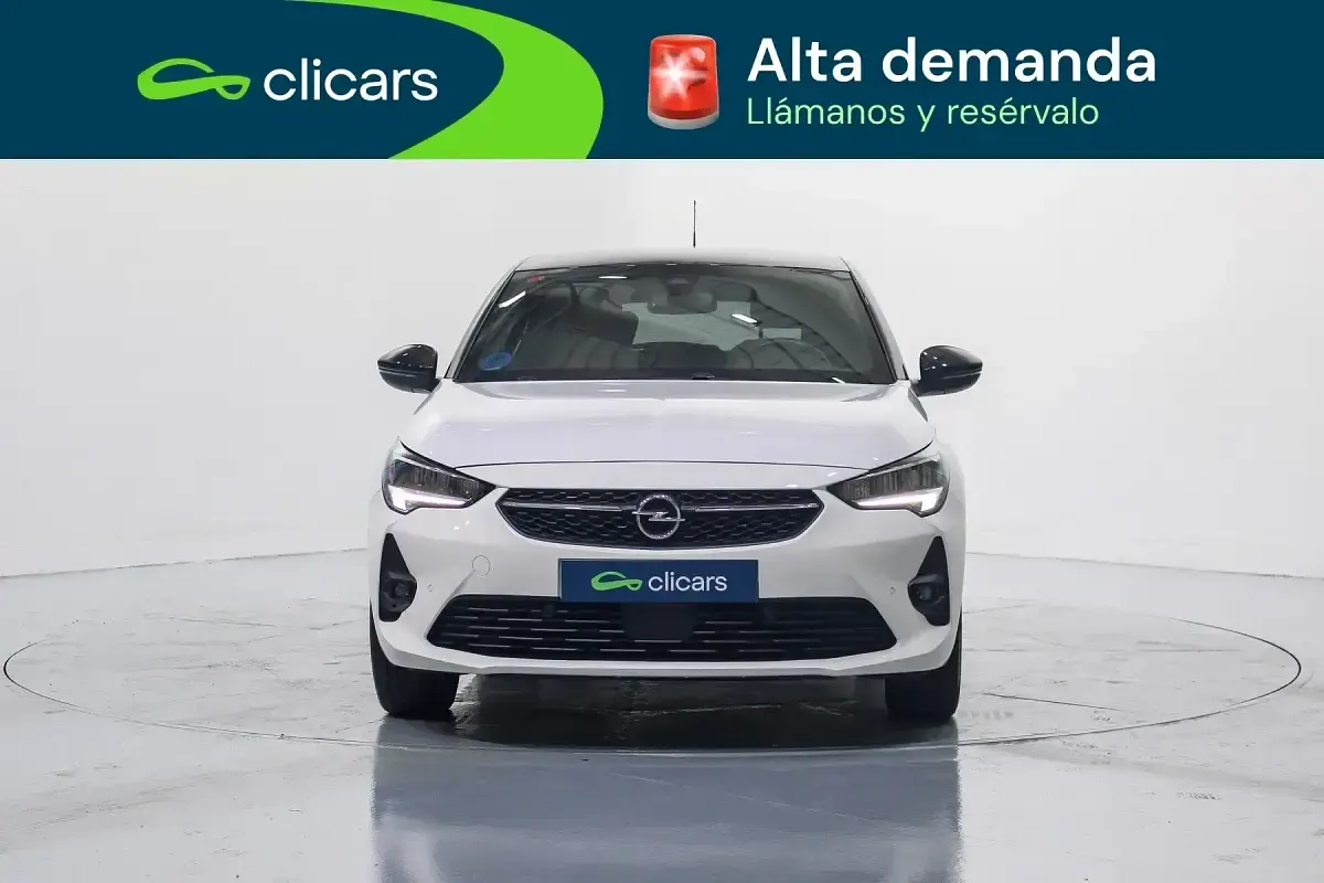 Begagnad Opel Corsa-e GS Line 100 kW (136 HK) 2021 Vit Halvkombi