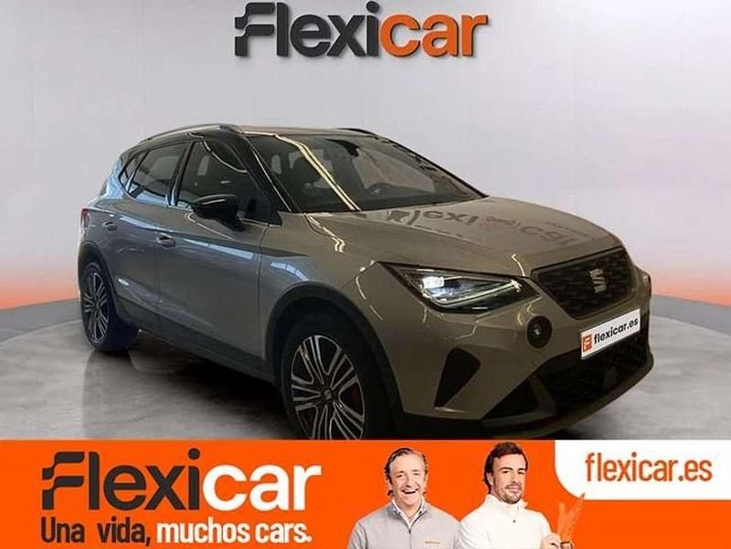 Gris Usado 2024 Seat Arona FR SUV | 17.990 € (Precio justo) - Imagen 1/4