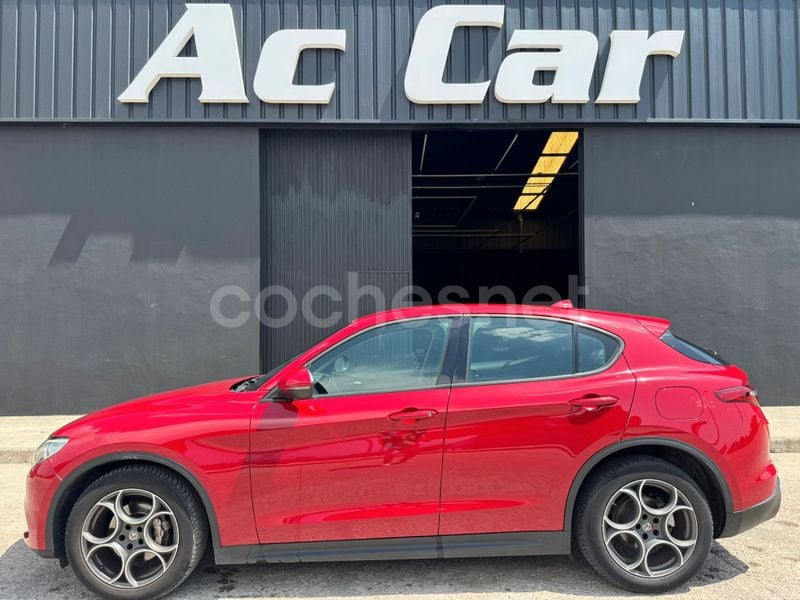 Rojo Usado 2017 Alfa Romeo Stelvio SUV | 16.390 € (Precio justo) - Imagen 1/4