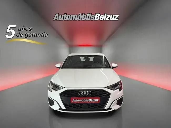 Käytetty Audi A3 Advanced Plus 116 HP (85 kW) 2023 Valkoinen Sedan