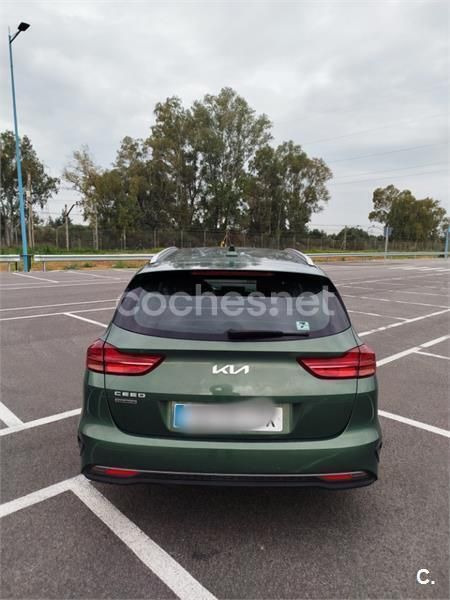 Verde Usado 2022 Kia Ceed Style Familiar | 16.200 € (Precio justo) - Imagen 1/4