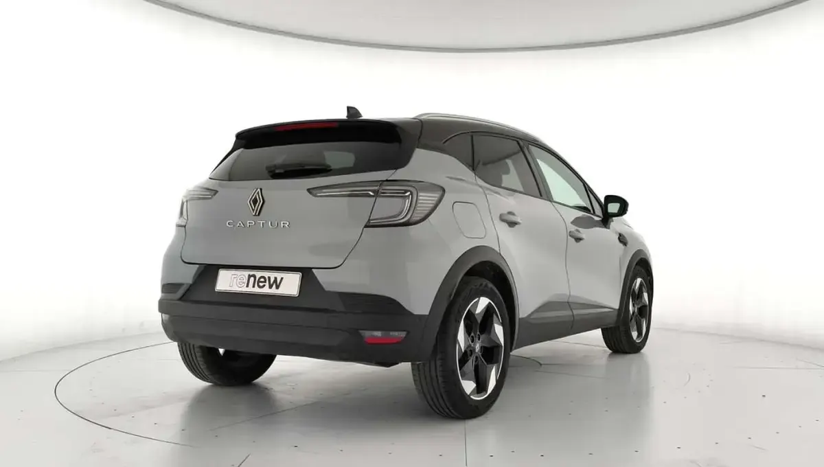 Usado Renault Captur Techno 101 CV (74 kW) 2025 Gris SUV