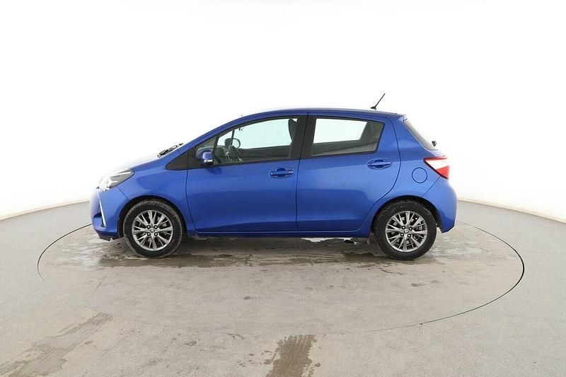 Usado Toyota Yaris Active 111 CV (81 kW) 2017 Azul Berlina