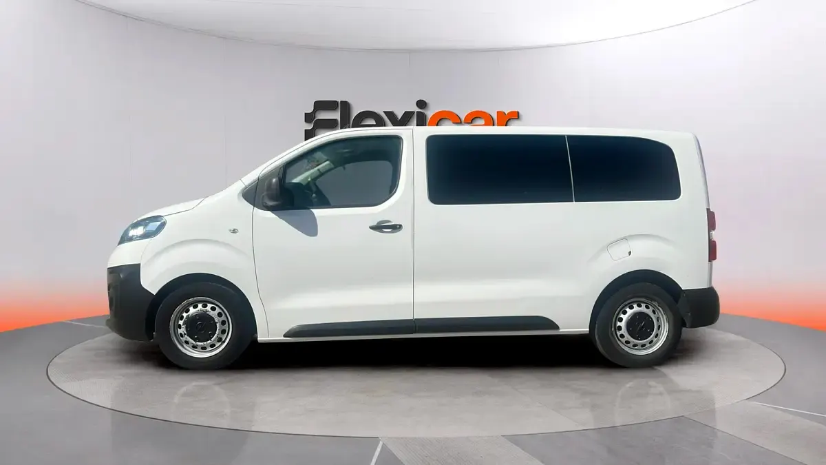Usado Opel Zafira Life Business 120 CV (88 kW) 2020 Blanco Monovolumen